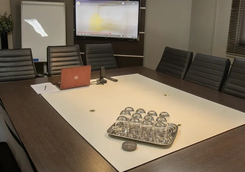 Sala de reunião para advogados em Goiânia: audiência híbrida, mediação e reunião com cliente - Prime Business Centers